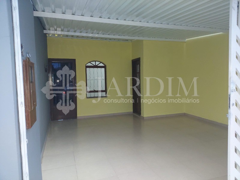 Casa à venda com 2 quartos, 125m² - Foto 1