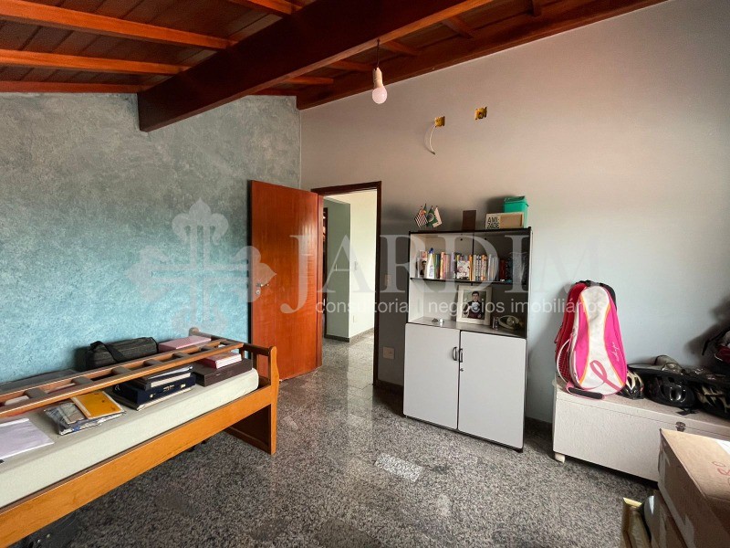 Casa à venda e aluguel com 6 quartos, 250m² - Foto 17