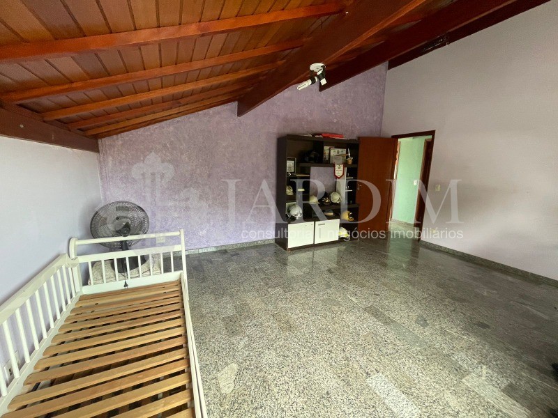 Casa à venda e aluguel com 6 quartos, 250m² - Foto 8