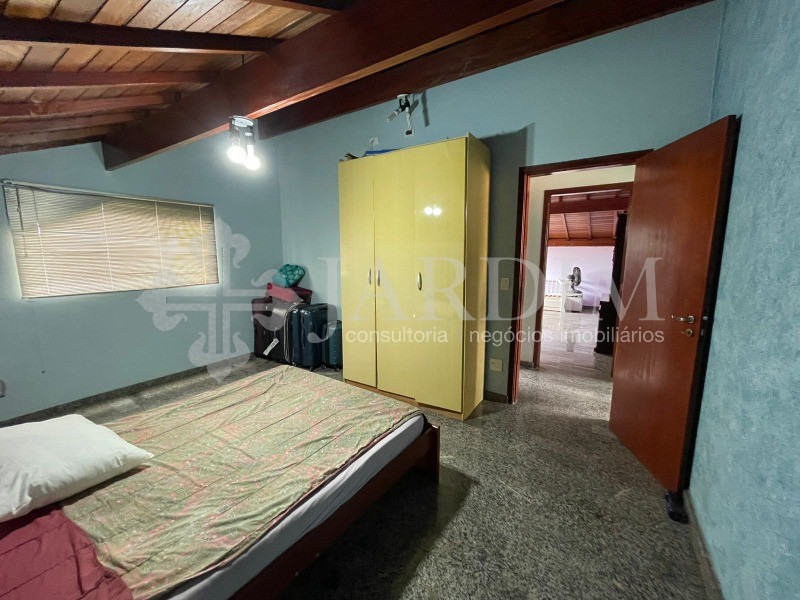 Casa à venda e aluguel com 6 quartos, 250m² - Foto 11