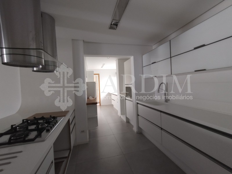 Apartamento para alugar com 2 quartos, 151m² - Foto 11