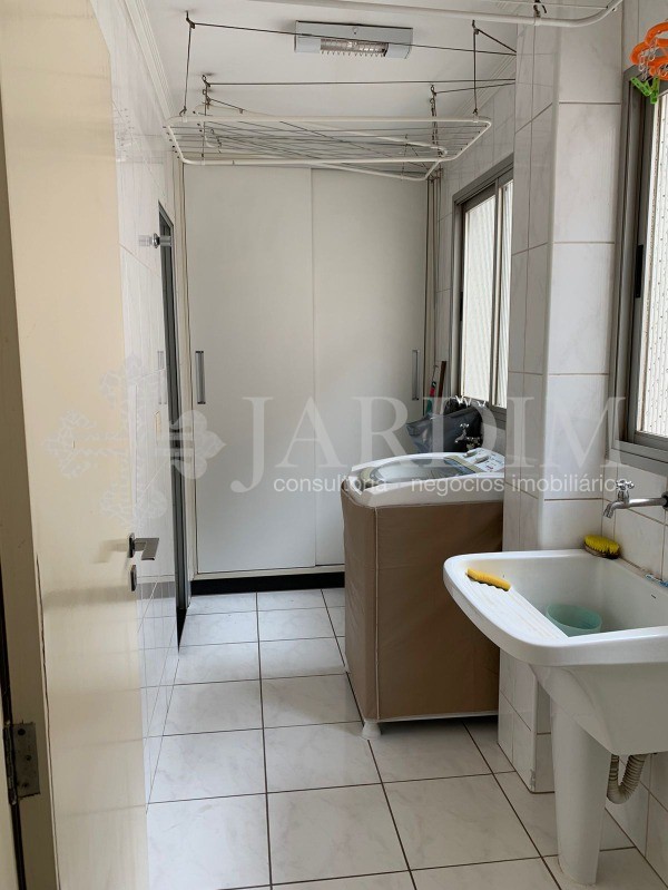 Apartamento à venda com 3 quartos, 157m² - Foto 21