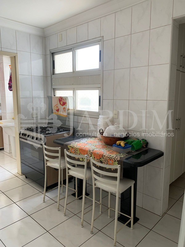 Apartamento à venda com 3 quartos, 157m² - Foto 19