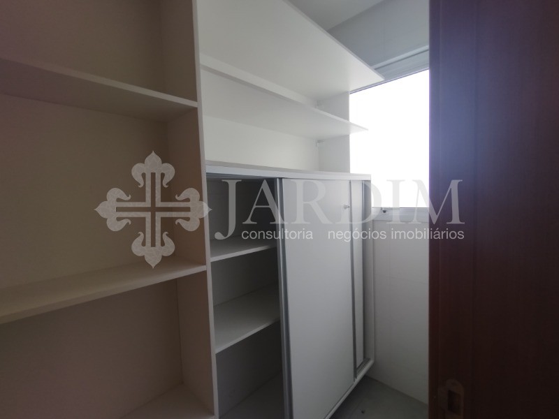 Apartamento para alugar com 2 quartos, 151m² - Foto 13