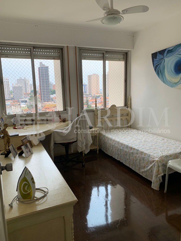 Apartamento à venda com 3 quartos, 157m² - Foto 7