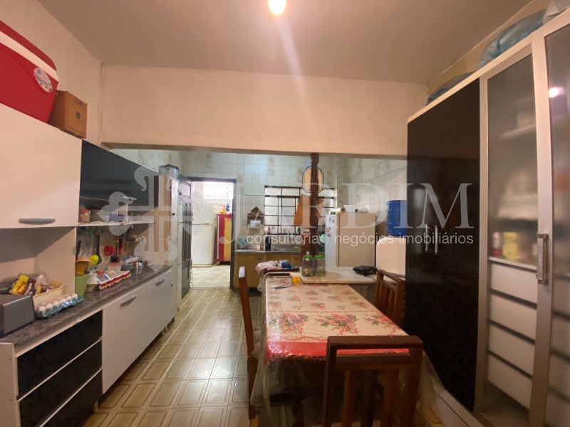 Casa à venda com 3 quartos, 260m² - Foto 15