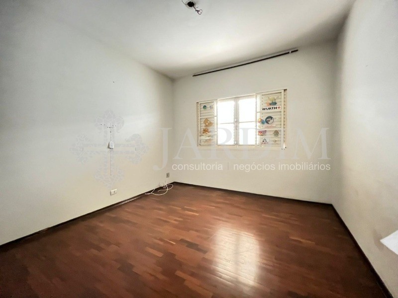 Casa para alugar com 4 quartos, 250m² - Foto 6