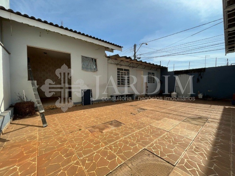 Casa para alugar com 4 quartos, 250m² - Foto 9