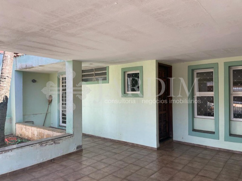 Casa à venda com 3 quartos, 250m² - Foto 3