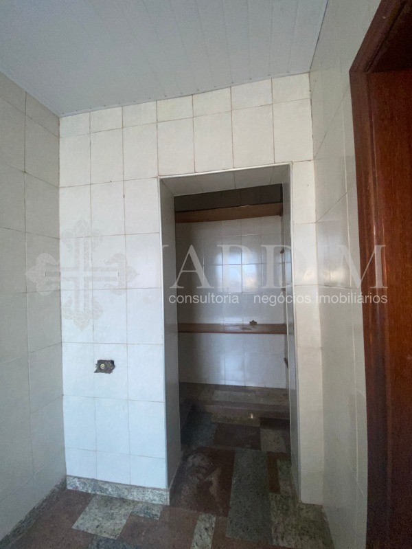 Casa à venda com 2 quartos, 250m² - Foto 18