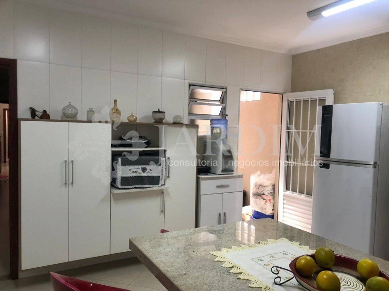 Casa à venda com 2 quartos, 150m² - Foto 11