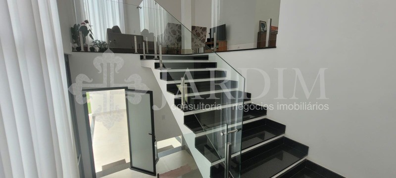 Casa de Condomínio à venda com 3 quartos, 240m² - Foto 4