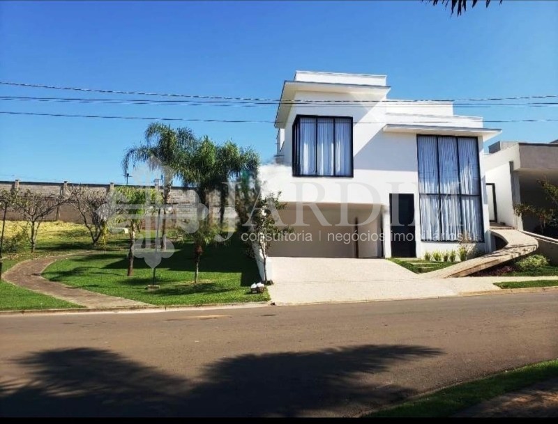 Casa de Condomínio à venda com 3 quartos, 240m² - Foto 2