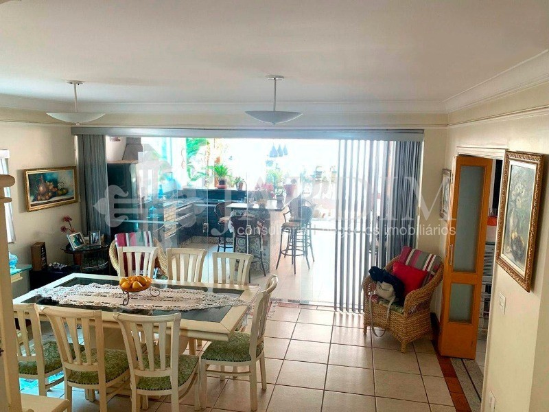 Casa de Condomínio à venda com 3 quartos, 300m² - Foto 2