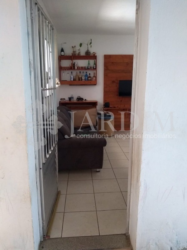 Casa à venda com 3 quartos, 175m² - Foto 1