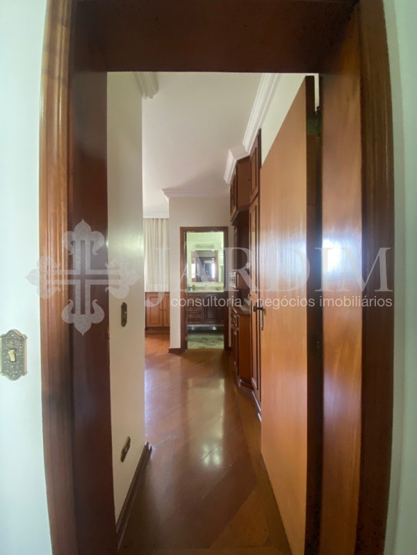 Apartamento à venda com 4 quartos, 211m² - Foto 29