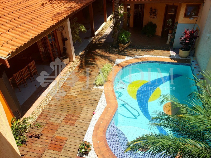 Casa de Condomínio à venda com 3 quartos, 400m² - Foto 1