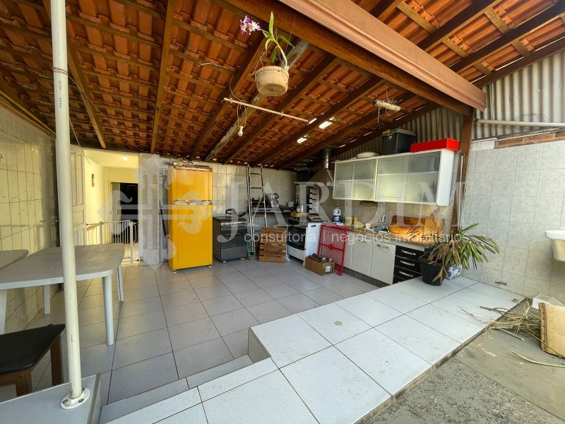 Casa à venda com 3 quartos, 220m² - Foto 28