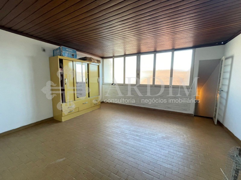 Casa à venda com 3 quartos, 220m² - Foto 11