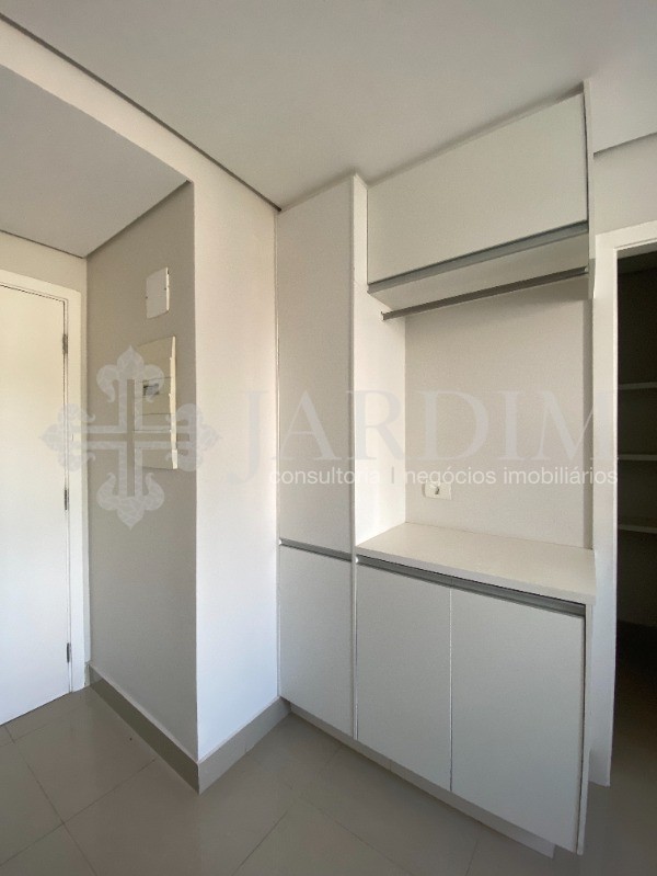 Apartamento à venda com 3 quartos, 131m² - Foto 30