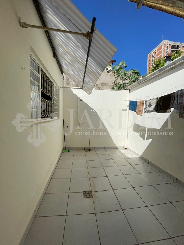 Casa à venda com 3 quartos, 220m² - Foto 25