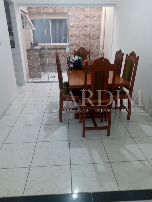 Sobrado à venda com 3 quartos, 100m² - Foto 1