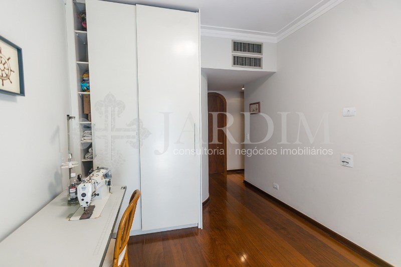 Apartamento à venda com 3 quartos, 239m² - Foto 35