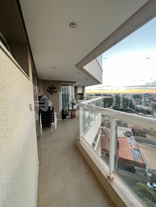 Apartamento à venda com 3 quartos, 171m² - Foto 8