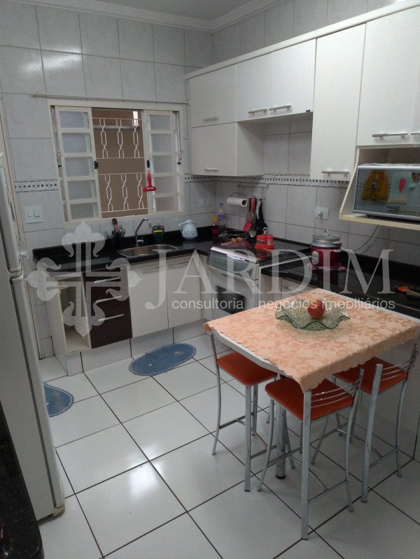 Casa à venda com 2 quartos, 200m² - Foto 10