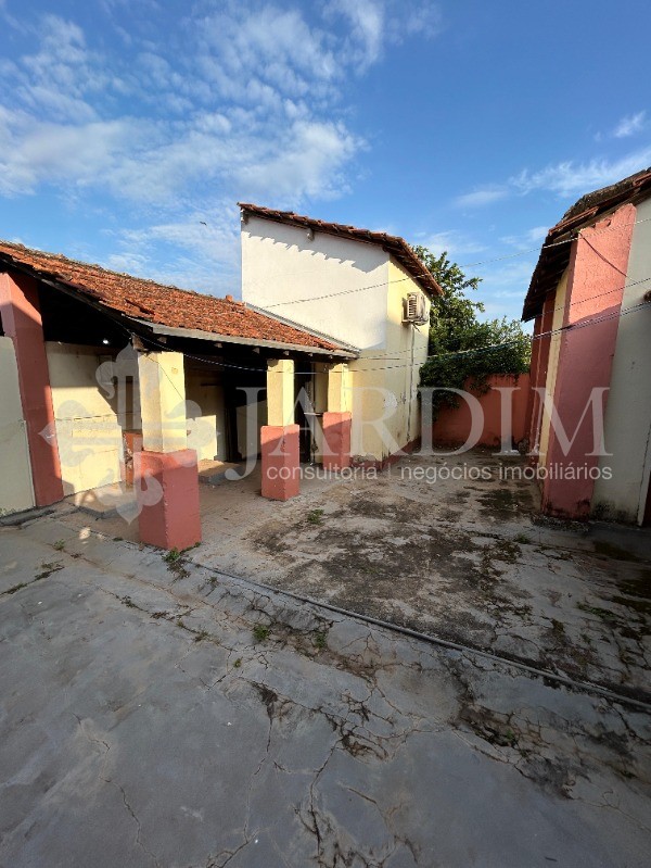 Casa à venda com 3 quartos, 300m² - Foto 14