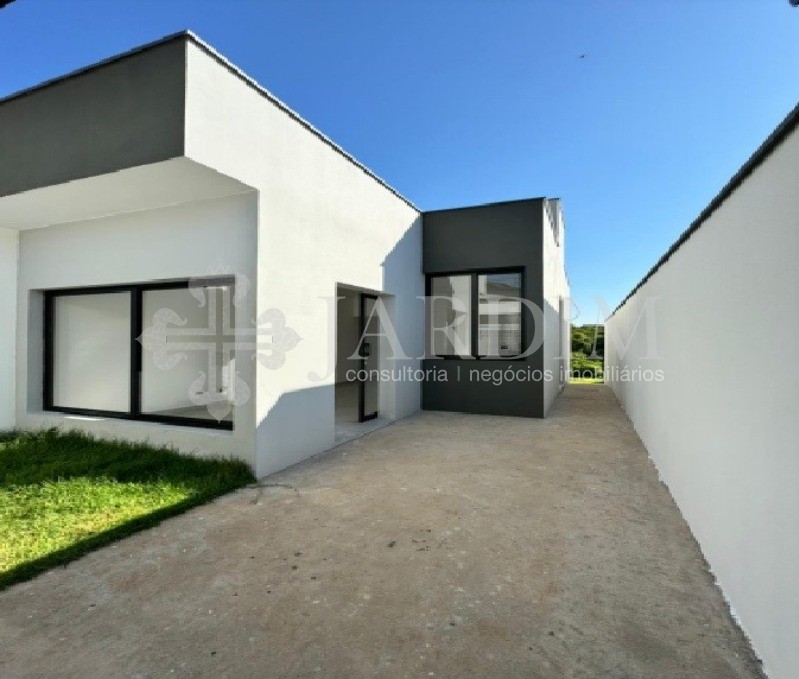 Casa à venda e aluguel com 1 quarto, 125m² - Foto 1