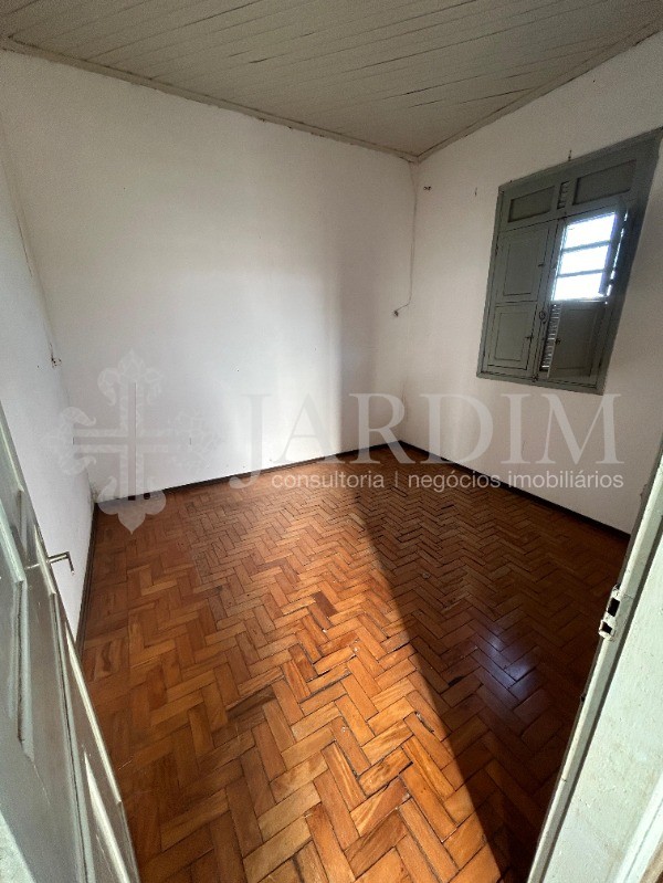 Casa à venda com 3 quartos, 300m² - Foto 3