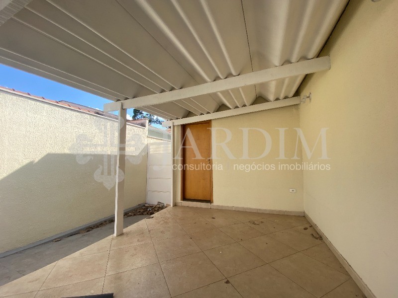 Casa à venda com 2 quartos, 125m² - Foto 1