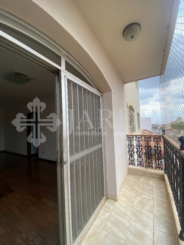 Apartamento à venda com 3 quartos, 110m² - Foto 1