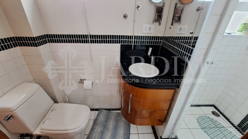 Apartamento à venda com 3 quartos, 160m² - Foto 2