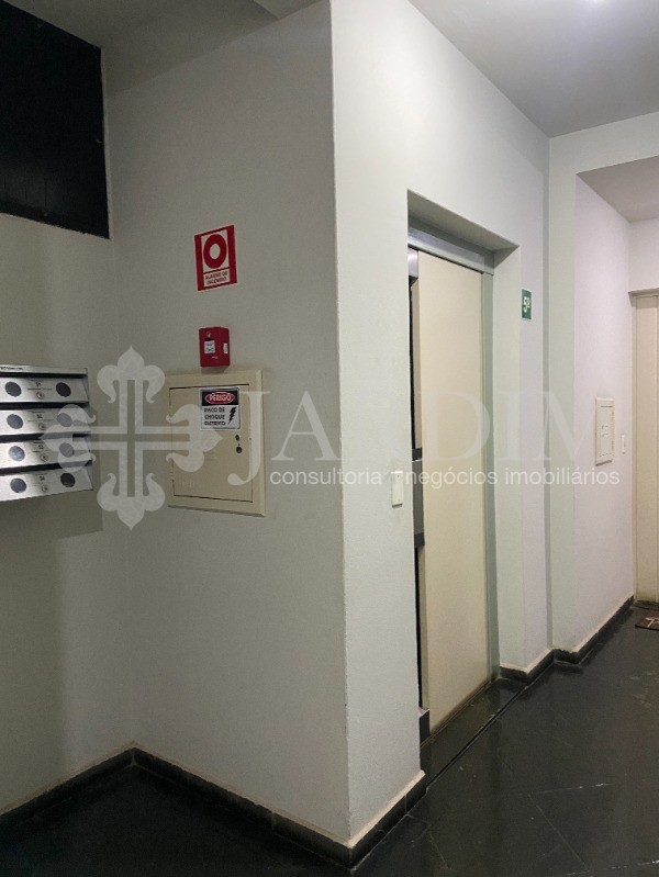 Apartamento à venda com 1 quarto, 38m² - Foto 2