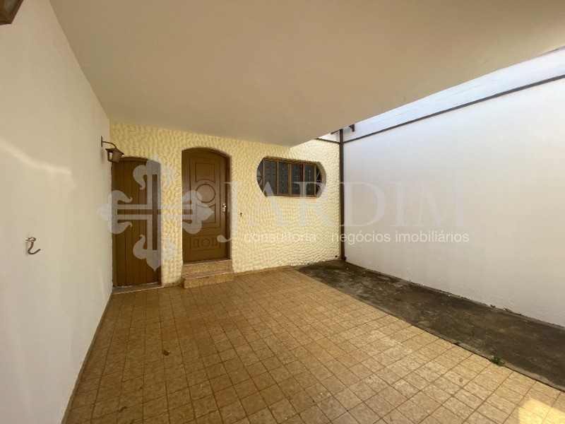 Casa à venda com 2 quartos, 125m² - Foto 1