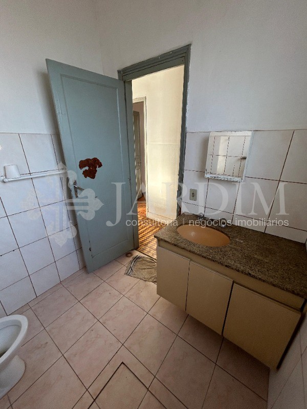 Casa à venda com 3 quartos, 300m² - Foto 10