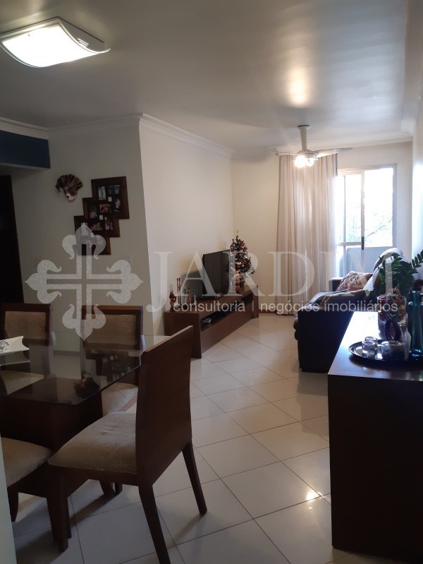 Apartamento à venda com 3 quartos, 73m² - Foto 2