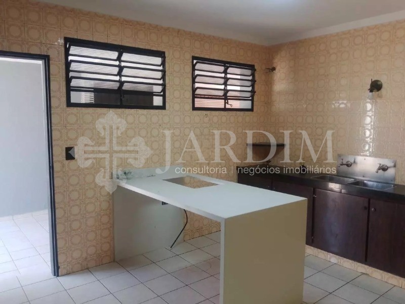 Casa à venda com 4 quartos, 363m² - Foto 16