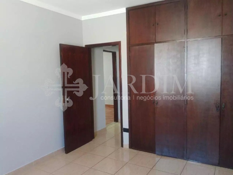 Casa à venda com 4 quartos, 363m² - Foto 13