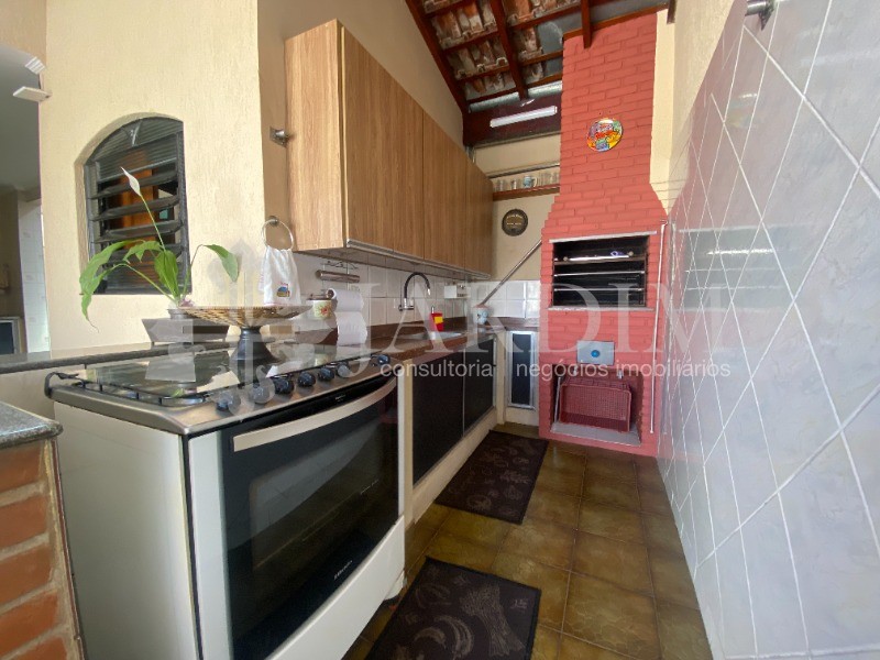 Sobrado à venda com 3 quartos, 250m² - Foto 32