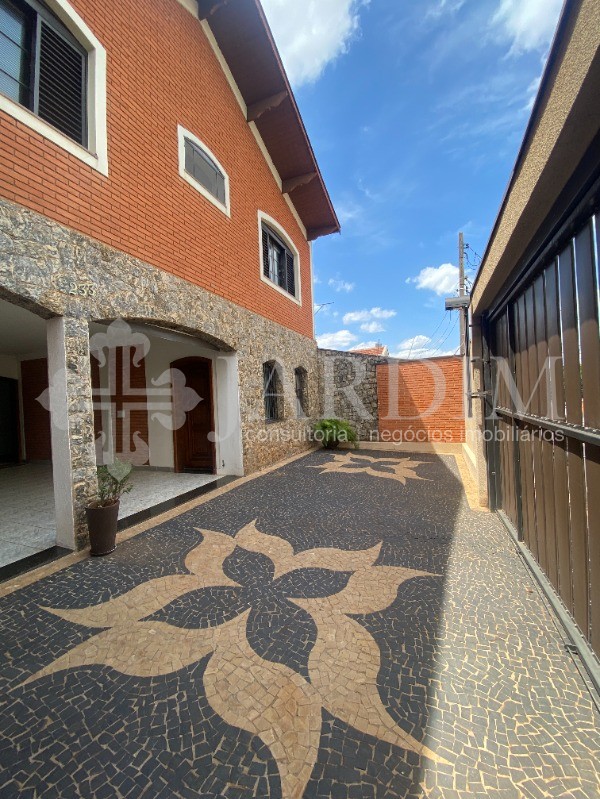 Sobrado à venda com 3 quartos, 250m² - Foto 2