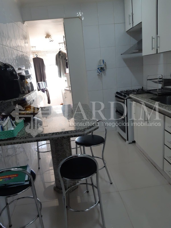 Apartamento à venda com 3 quartos, 110m² - Foto 17