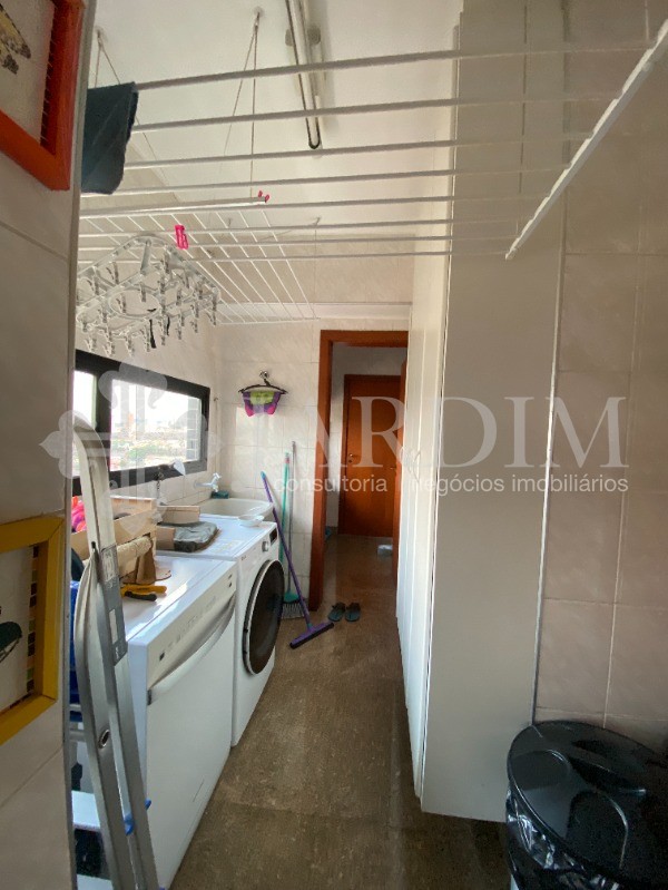 Apartamento à venda com 3 quartos, 155m² - Foto 4