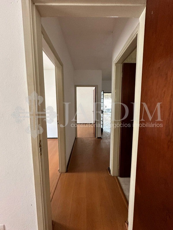 Casa à venda com 2 quartos, 255m² - Foto 4