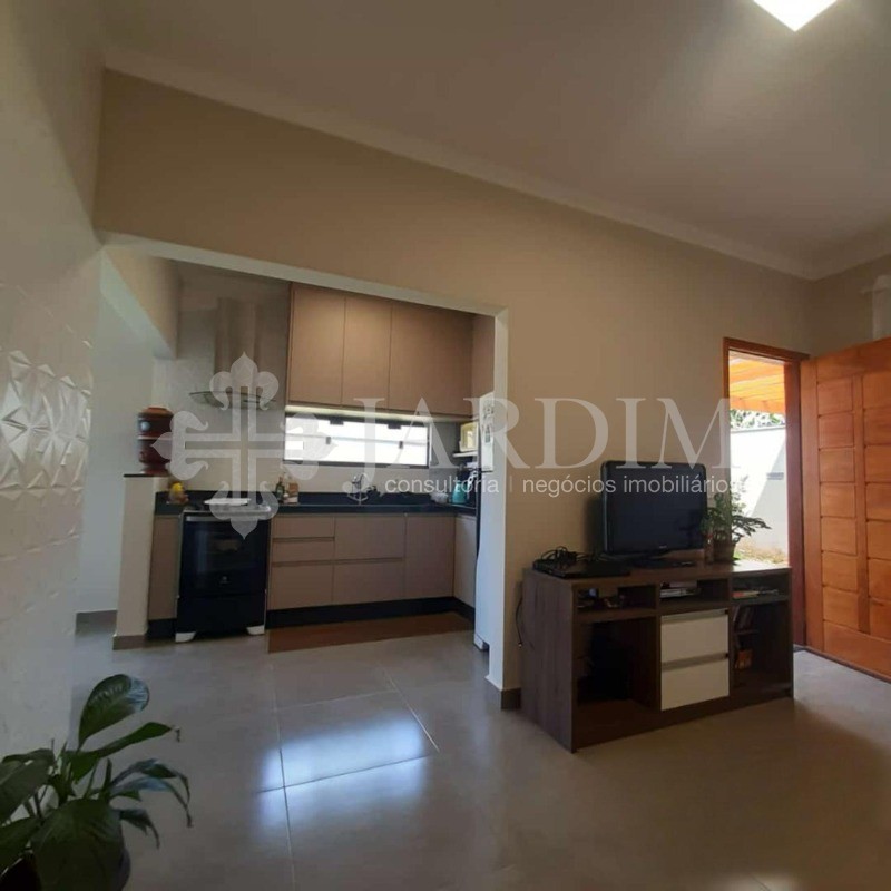 Casa à venda com 3 quartos, 300m² - Foto 1