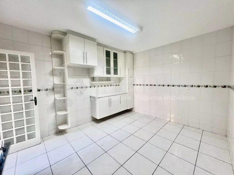 Casa à venda com 3 quartos, 150m² - Foto 15