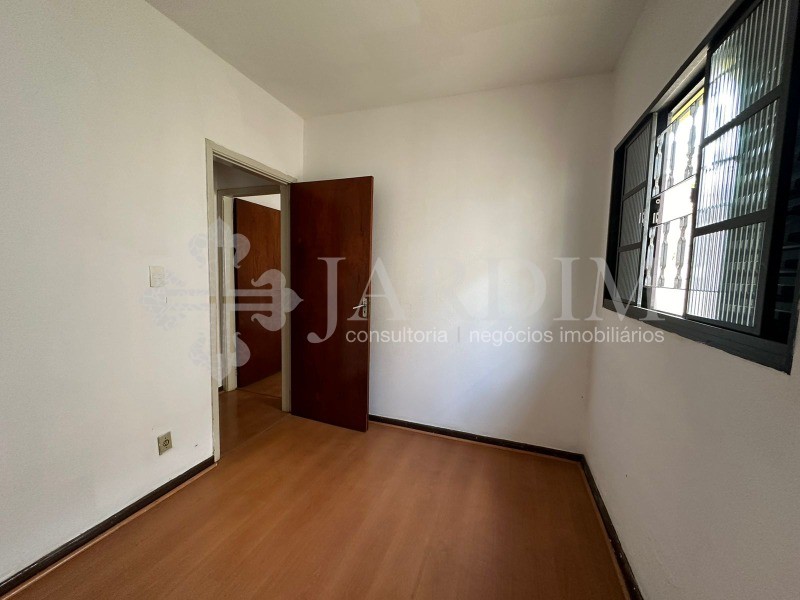 Casa à venda com 2 quartos, 255m² - Foto 9