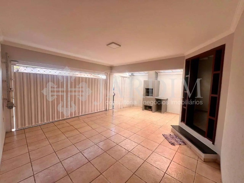 Casa à venda com 3 quartos, 150m² - Foto 2